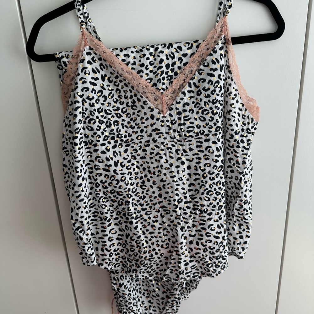Victoria's Secret Leopard Pajama 3 Piece Set Size M